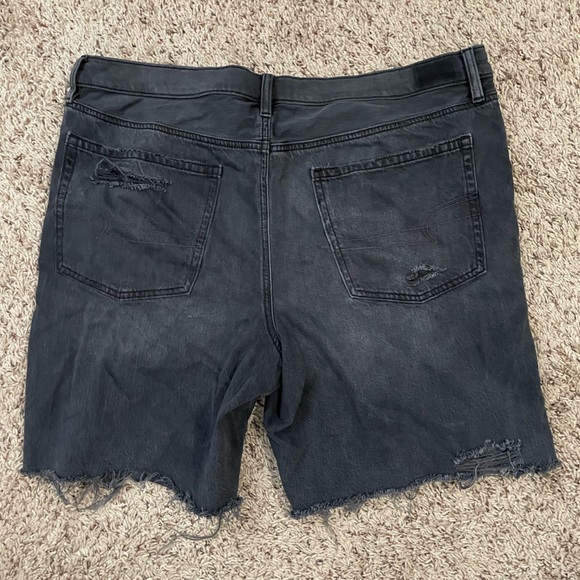 Black Boyfriend Shorts - Picture 2 of 2